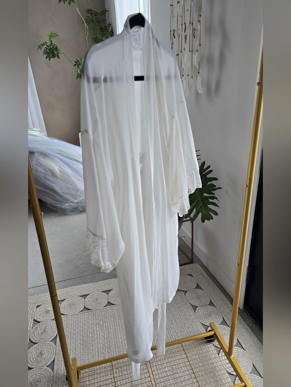 Elegant White Lace-Trim Robe - Women Intimates & Sleepwear